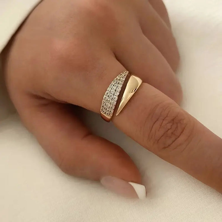 Chic Charm Elegant Adjustable Sparkle Ring