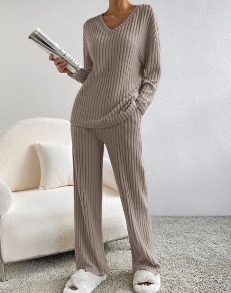 Chic Charm Casual 2-Piece Loungewear Set